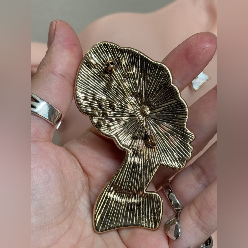 ⚜️❤️‍🔥 African Chic - Inspired Brooch - Picture 4 of 7